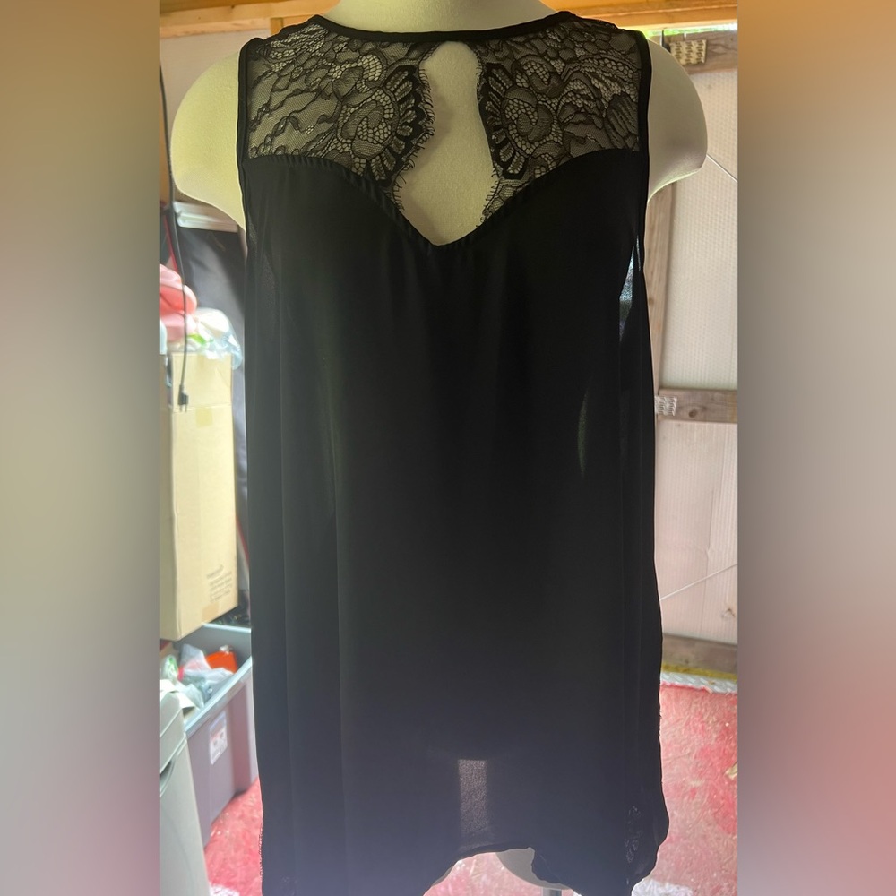 EUC Torrid lace top black plus size tank